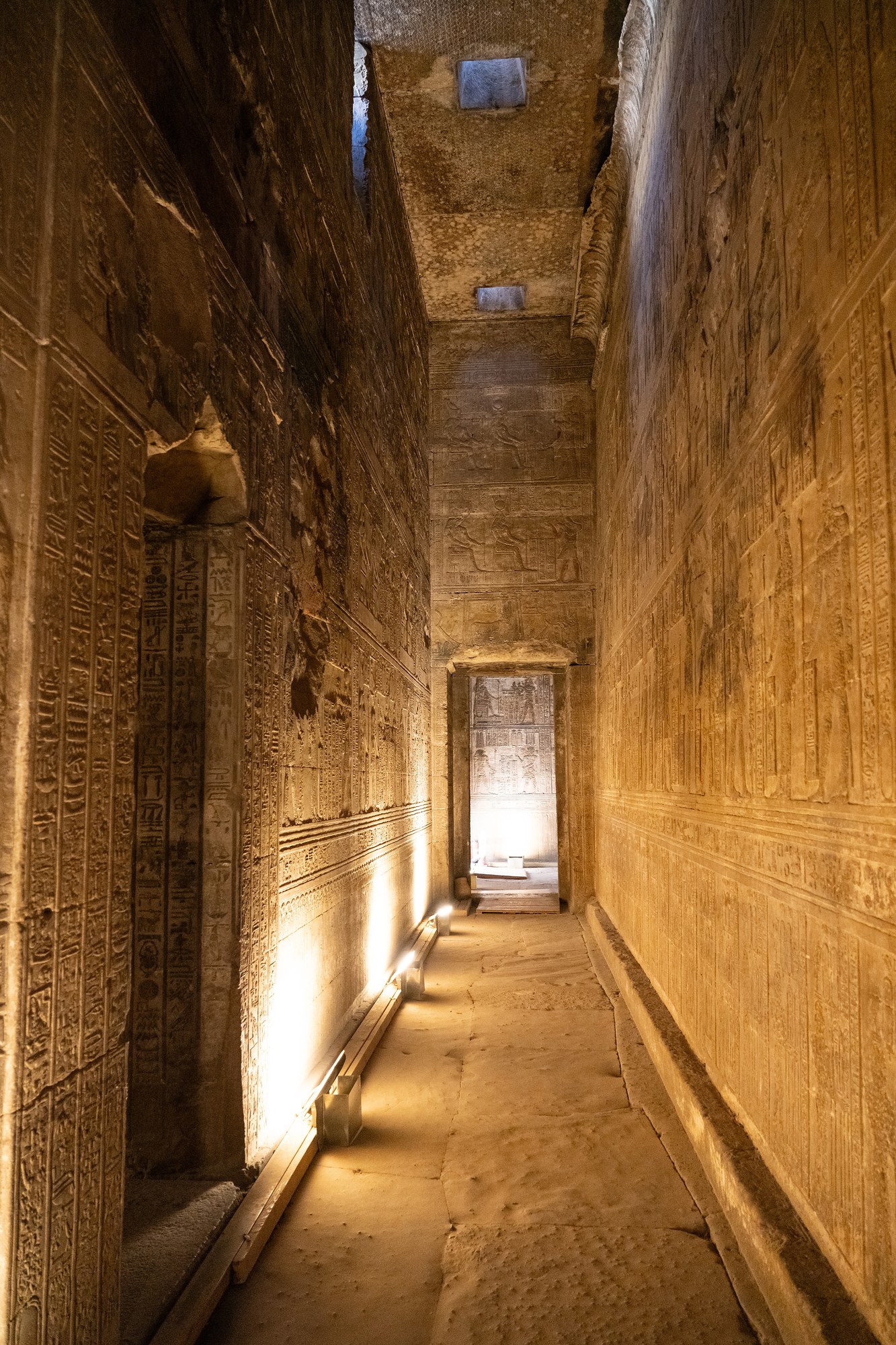 Dendara Temple, Markaz Qinā, Qena, Egypt